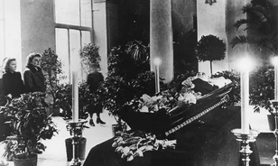 Kihantolják Jan Masaryk volt csehszlovák külügyminiszter földi maradványait