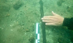 Egy újabb bronzkori kardot találtak a Mezzano-tó mélyén