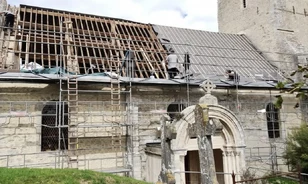 Restaurálnak egy, a normandiai partraszállásban megsérült templomot