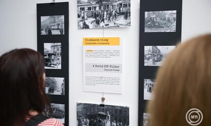 Titokban őrzött amatőr fotókból nyílt 1956-os kiállítás a nemzeti könyvtárban