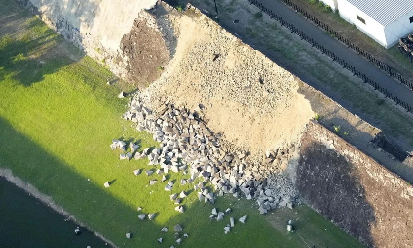 Földrengés rongálta meg a Kumamoto kastély falait