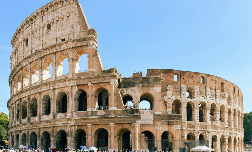 Visszatérhettek a szuvenírárusok a Colosseum előtti térre
