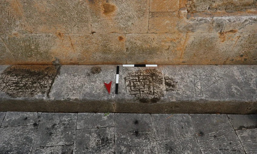 Középkori társasjátékok nyomait vizsgálták Trogirban