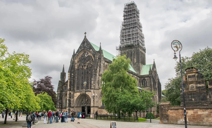 Visszabontják a glasgow-i székesegyház középkori tornyát