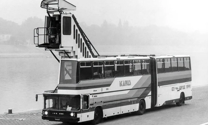 Ikarus buszokkal telik meg a hétvégén az Aeropark