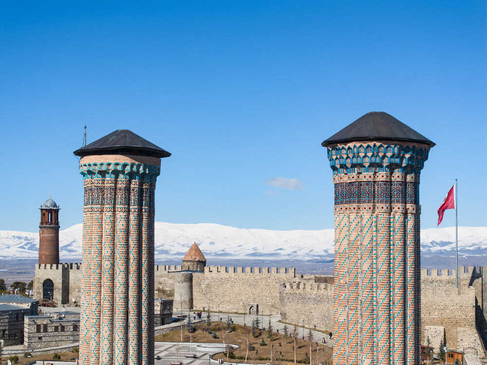 A szeldzsuk kori Két Minaretes Medresze