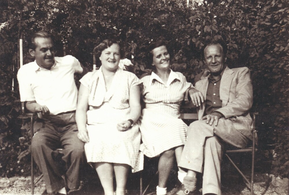 Amikor Kádár börtönbe került, feleségét elbocsátották állásából, és alkalmi munkákból élt, később már a korban hatalmasnak számító összegeket keresett. Személyi vezetőként nem illeszkedett bele a korabeli képbe, ugyanis emberi volt és megértő.