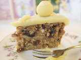 Simnel torta - közepén és tetején marcipánnal