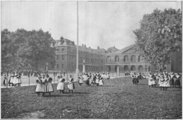 A londoni lelencispotály udvara, 1901.