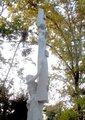 8. kép. A „kőbe zárt fájdalom” a kaposvári Berzsenyi-parkban (Forrás: Köztérkép. https://www.kozterkep.hu/17953/trianon-emlekmu)