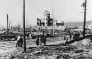 Néhány túlélő az atombomba robbanása után