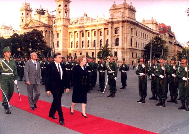 Antall József miniszterelnök Margaret Thatcherrel Budapesten 1990 szeptemberében (Wikipedia / Péter Antall / CC BY-SA 3.0)