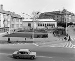 A Bajcsy-Zsilinszky utca és a Balassagyarmati Rendőrkapitányság. (Fortepan / UVATERV)